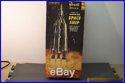 Revell Xsl-01 Manned Space Ship Model Syfy 3- Stage Rocket 1957