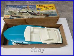Vintage 1965 Lindberg Chris Craft 40' Sport Fisherman Model Complete Kit No 811M
