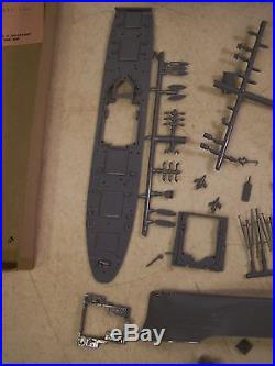 Vtg RENWAL U. S. S. COMPASS ISLAND Military Ballistics SHIP Military Model Kit